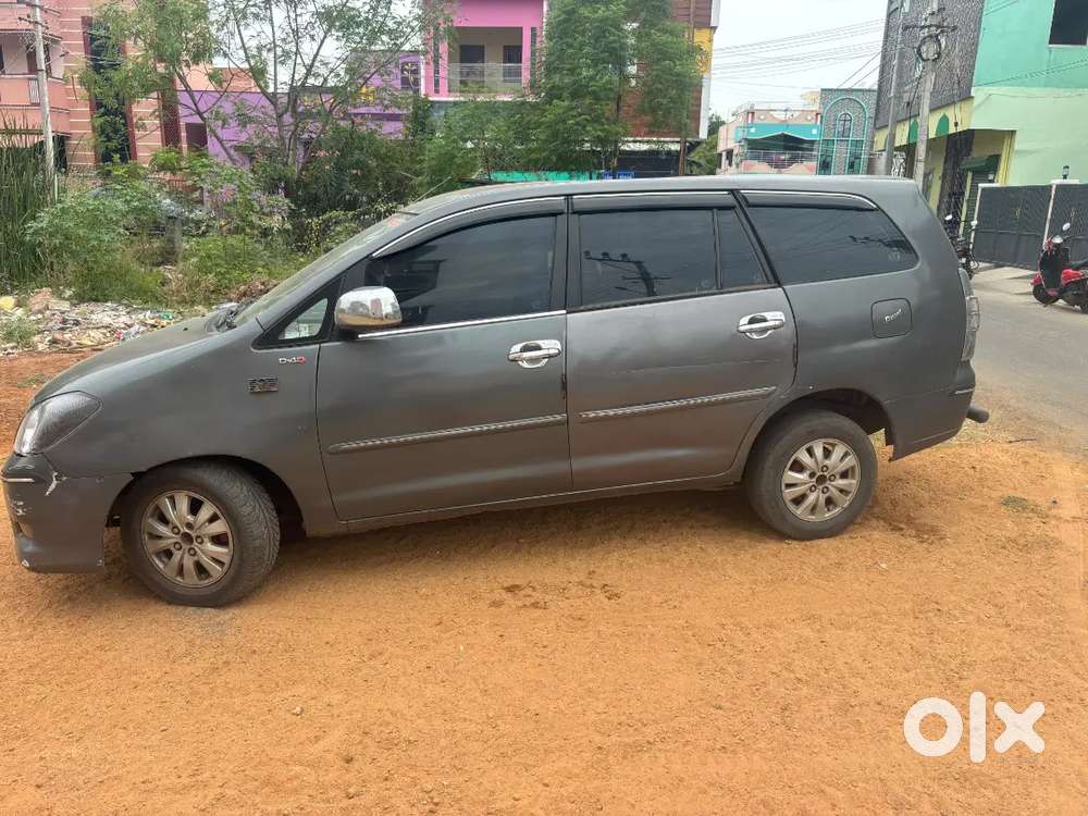 Toyota Innova 2.5 V 2010