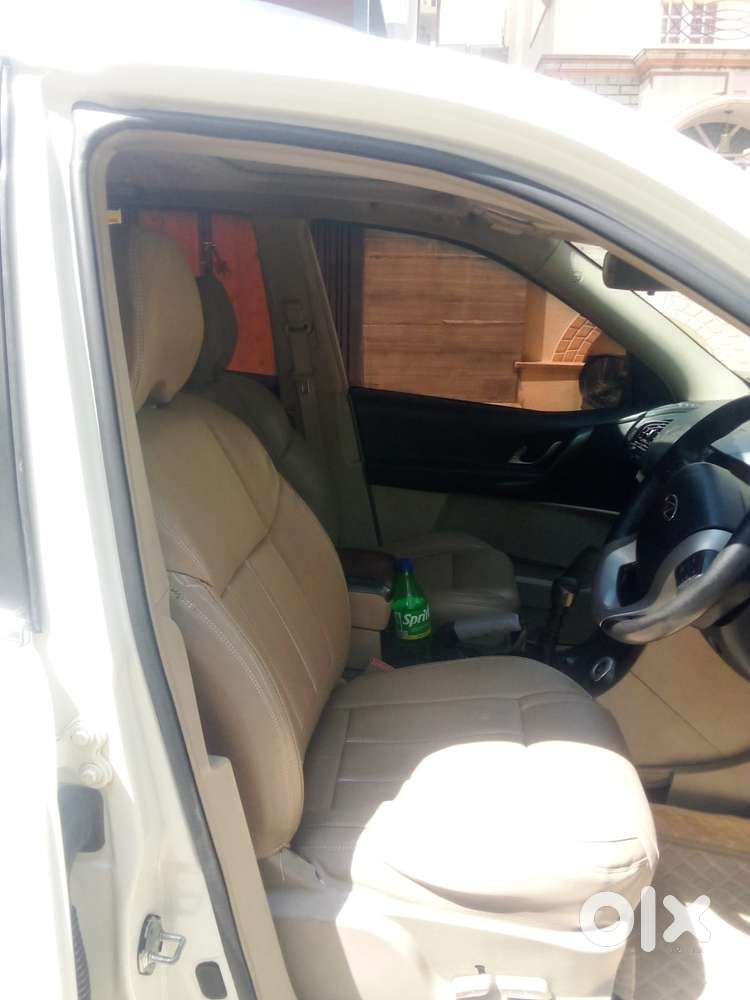 Mahindra XUV500 W10 2WD, 2016, Diesel