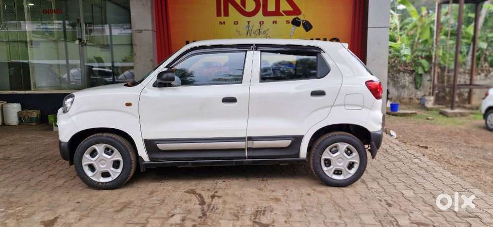 Maruti Suzuki S-presso Vxi At, 2022, Petrol