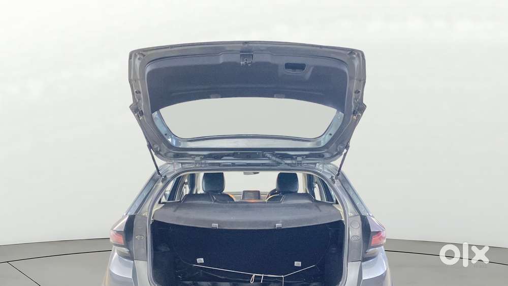 Tata Altroz Xm Plus Petrol, 2023, Petrol