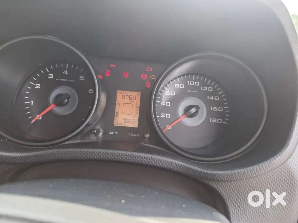 Mahindra Tuv 300 2016