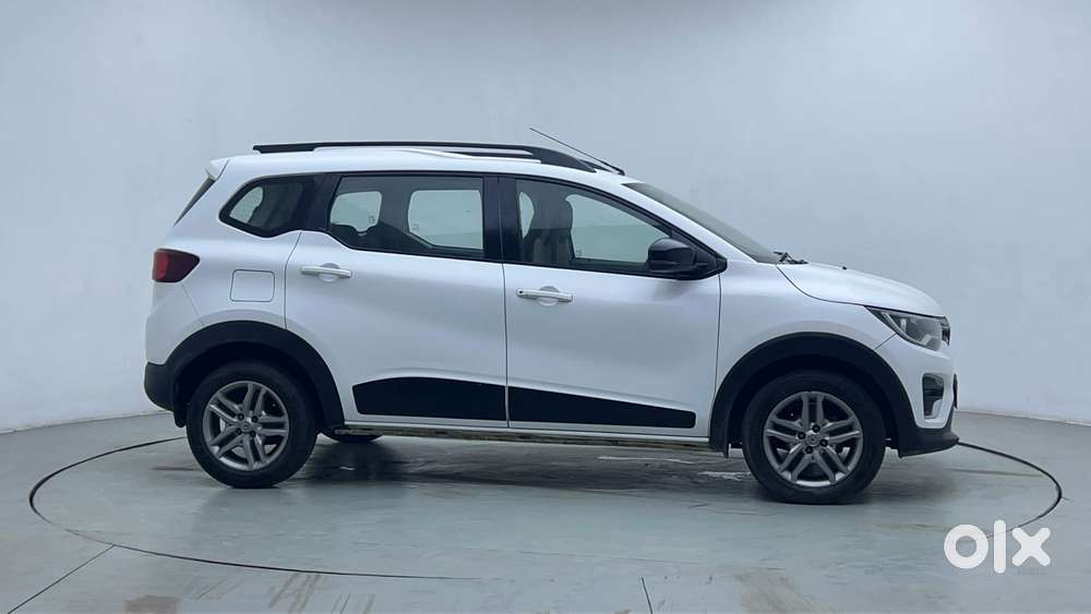 Renault Triber Rxz, 2022, Petrol