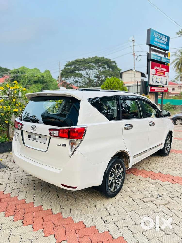 Toyota Innova Crysta 24.g 2022 Year