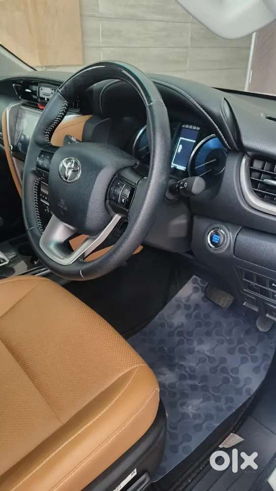 15000 Kms Driven Genuine Fortuner