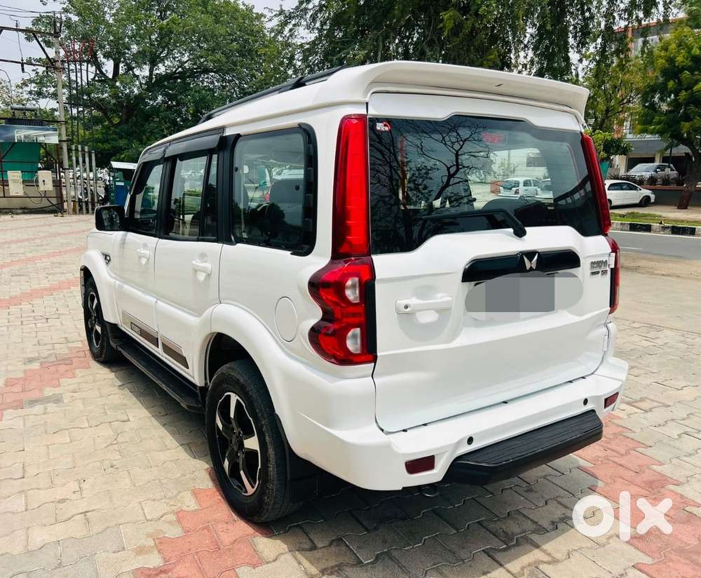 Mahindra Scorpio Classic 2.2 S 11 Mt 7 Str, 2024, Diesel