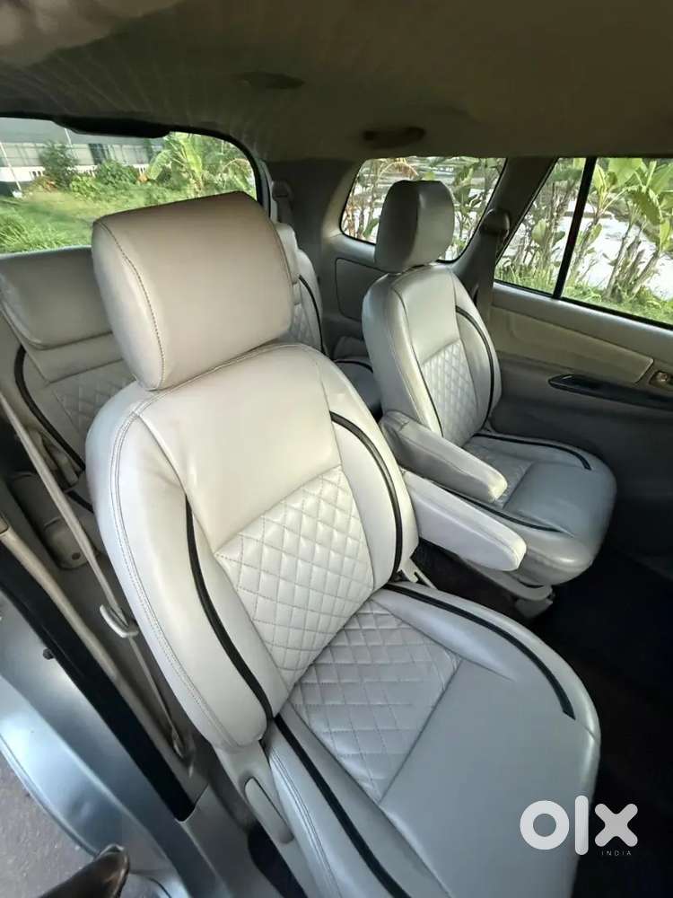 Toyota Innova 2012