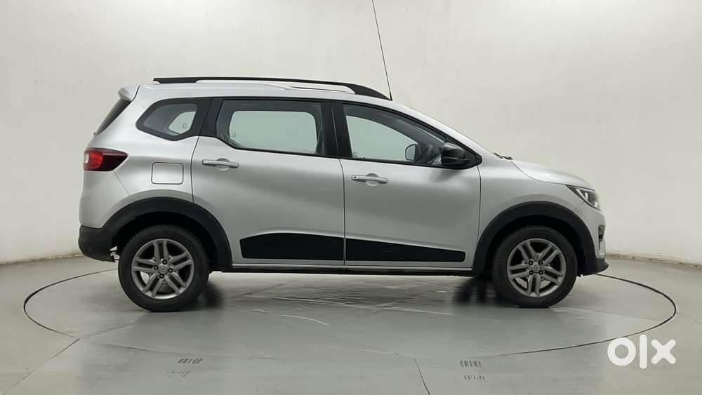 Renault Triber Rxz, 2022, Petrol