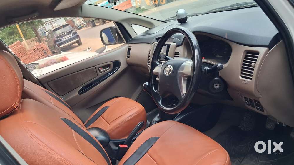Toyota Innova 2.5 G (diesel) 8 Seater, 2016, Diesel