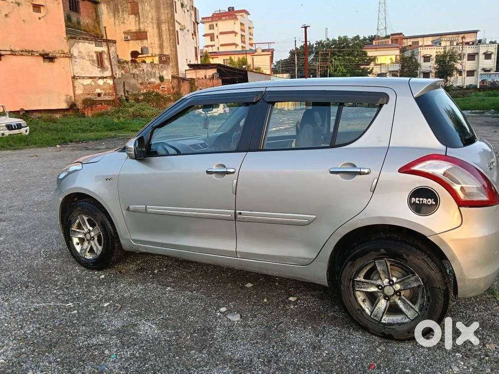 Maruti Suzuki Swift Vxi + Manual, 2012, Petrol