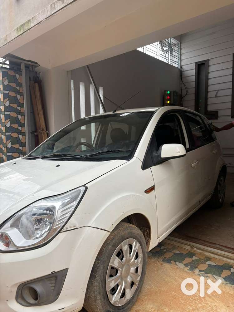 Ford Figo Petrol Manual 2013 Year