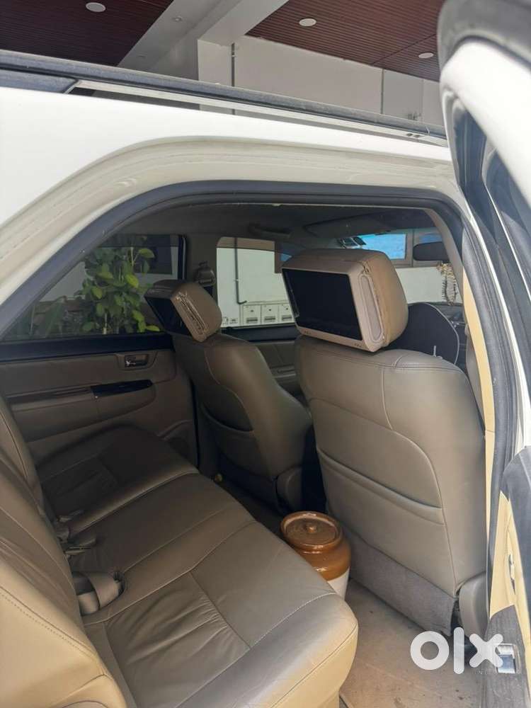 Toyota Fortuner 2015 Diesel 130000 Km Driven