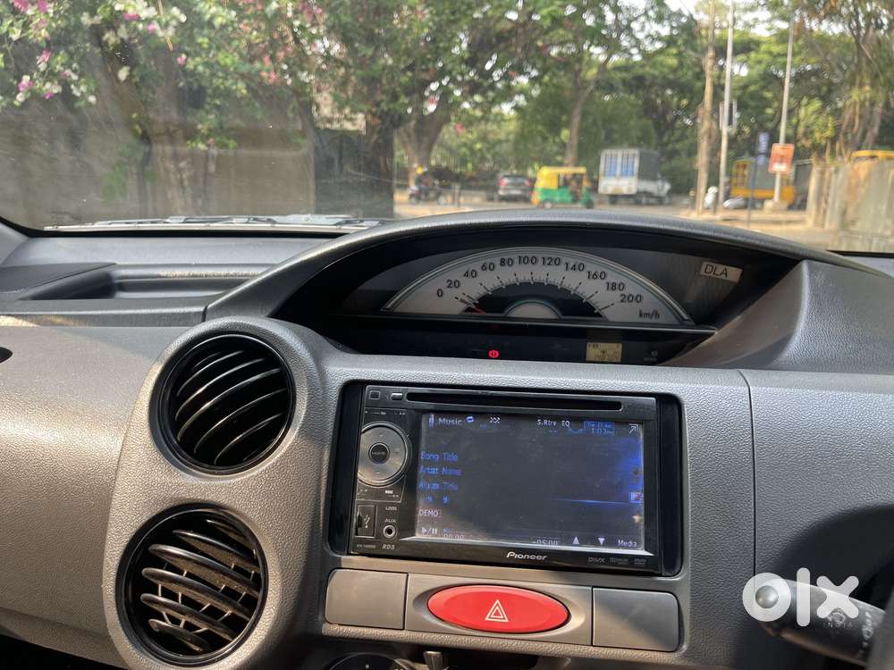 Toyota Etios Liva, 2012, Petrol