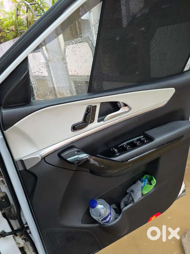 Mahindra Xuv700 Ax7 2024