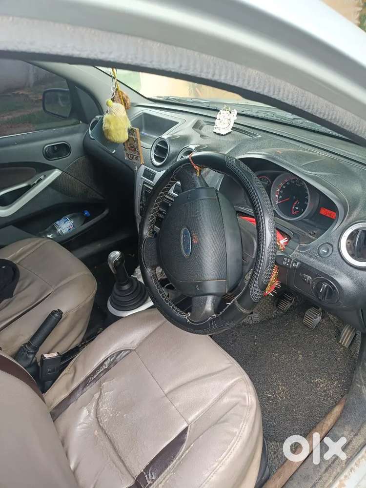 Ford Figo Titanium 2010 Petrol