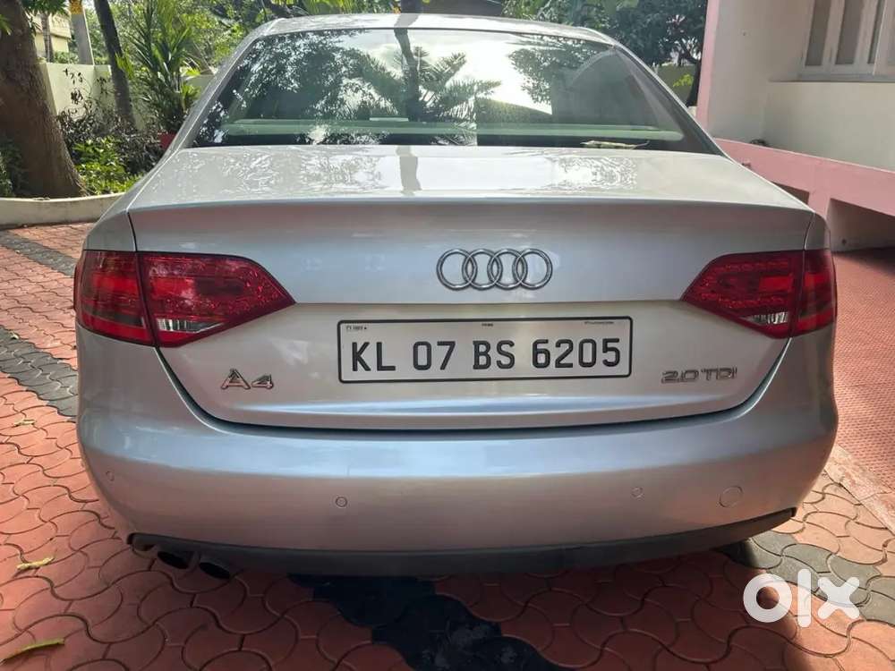 Audi A4 2011 (dec), Diesel 110000 Km Driven.