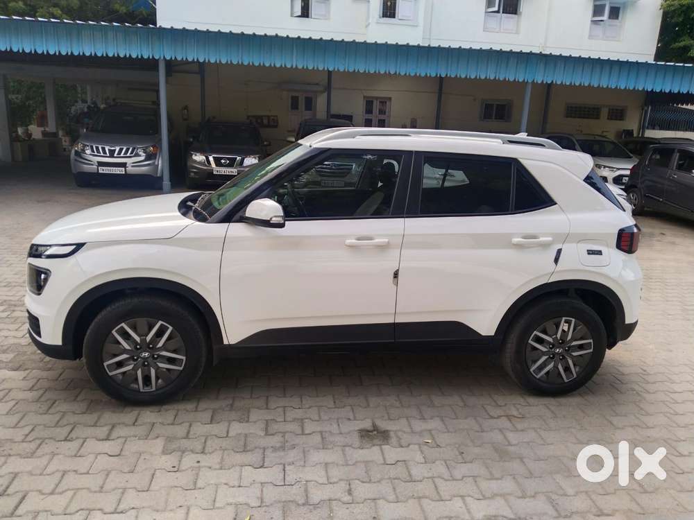 Hyundai Venue 1.0 S (o) Turbo Dct, 2024, Petrol