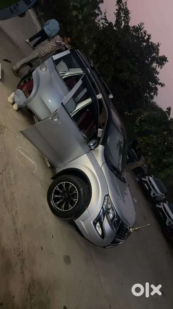 Mahindra Xuv500 2015