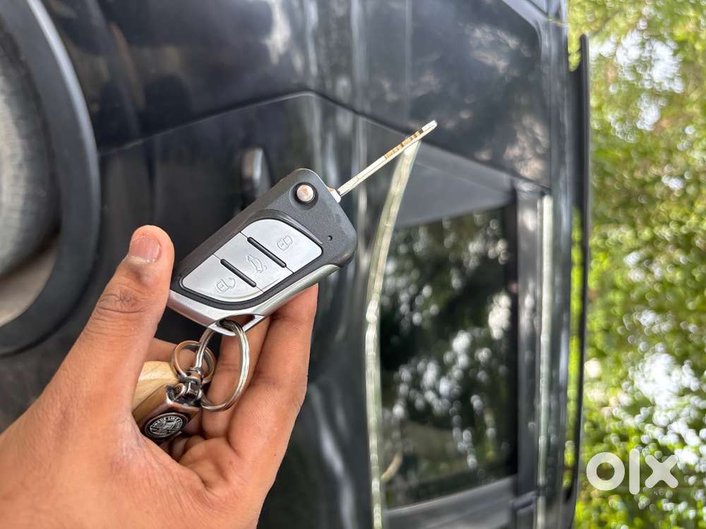 Mahindra Xuv300 Turbosport 2023 Petrol Well Maintained