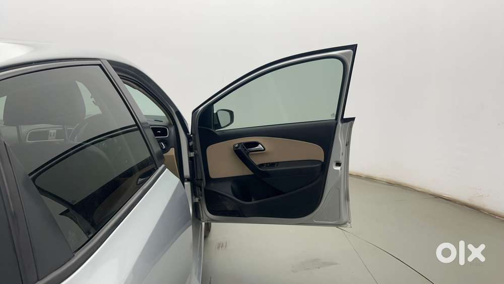 Volkswagen Polo Petrol Highline 1.2l, 2016, Petrol