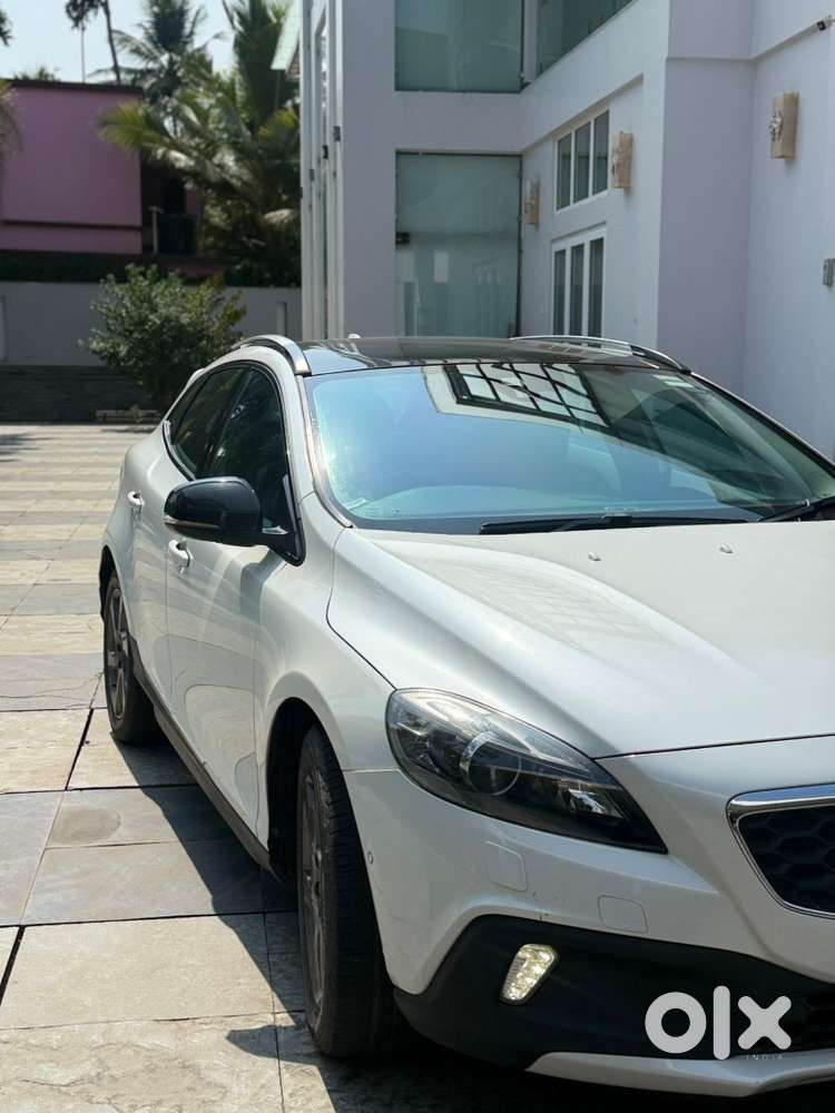 Volvo V40 Cross Country 2016 Diesel Good Condition