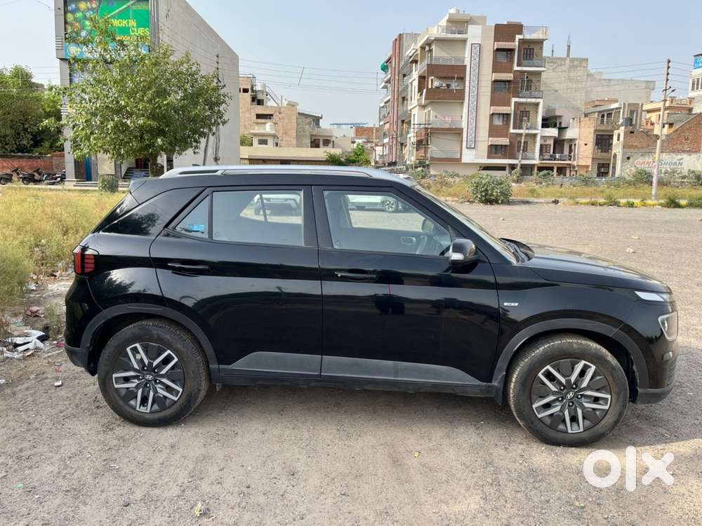 Hyundai Venue Petrol 2024