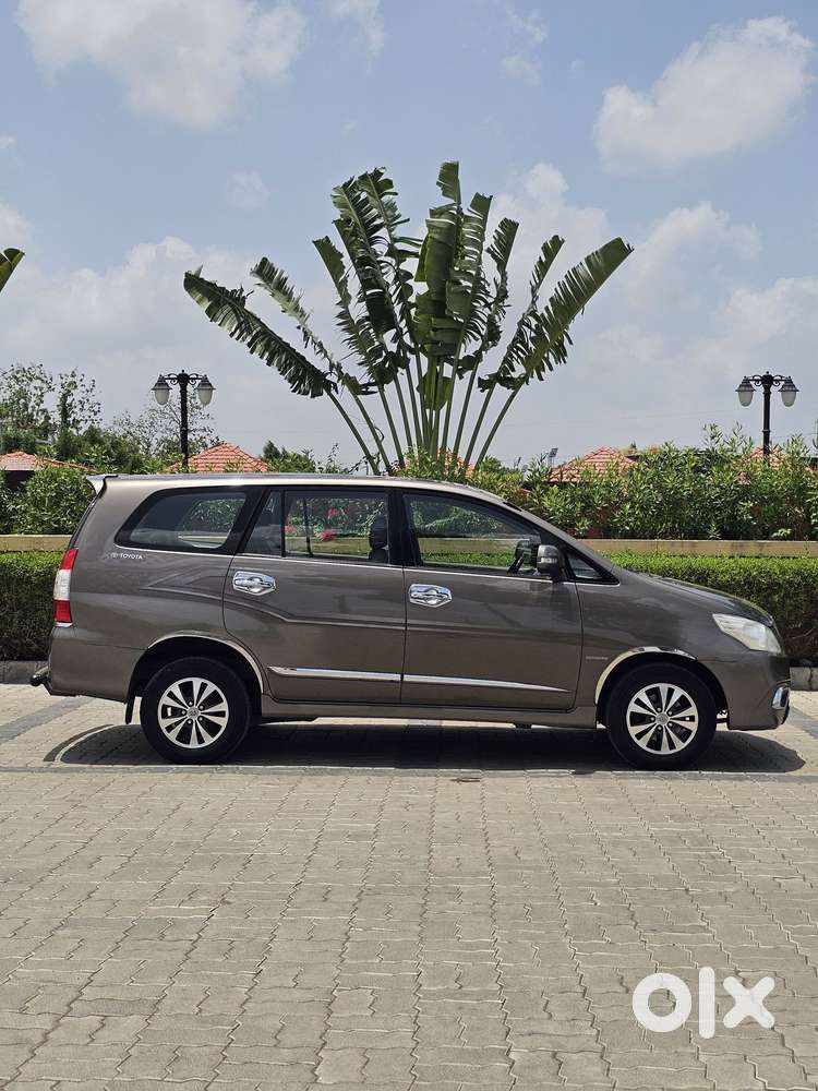 Toyota Innova 2.5 Zx Diesel 7 Seater Bsiii, 2015, Diesel