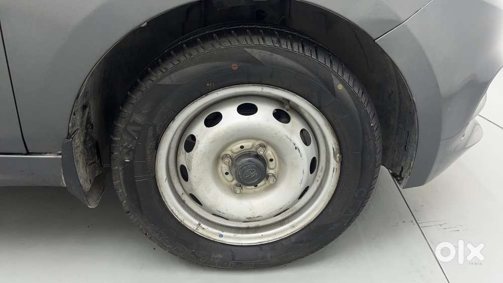 Tata Tigor Xe, 2022, Petrol