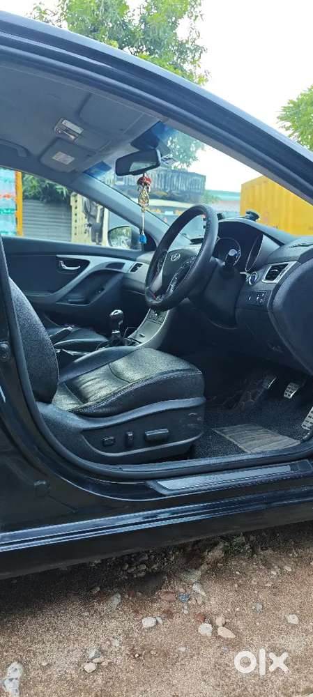 Hyundai Elantra 2015 Petrol Well Maintained