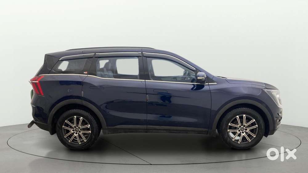 Mahindra Xuv700 2.0 Ax 7 Petrol At Str, 2022, Petrol