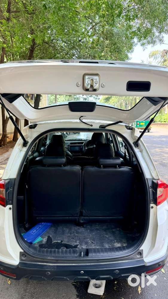 Honda Br-v: Pearl White-7 Seater-2019-autot-top Condition-fully Loaded