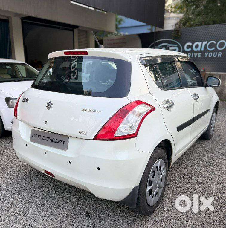 Maruti Suzuki Swift Vxi 1.2 Abs Bs-iv, 2016, Petrol