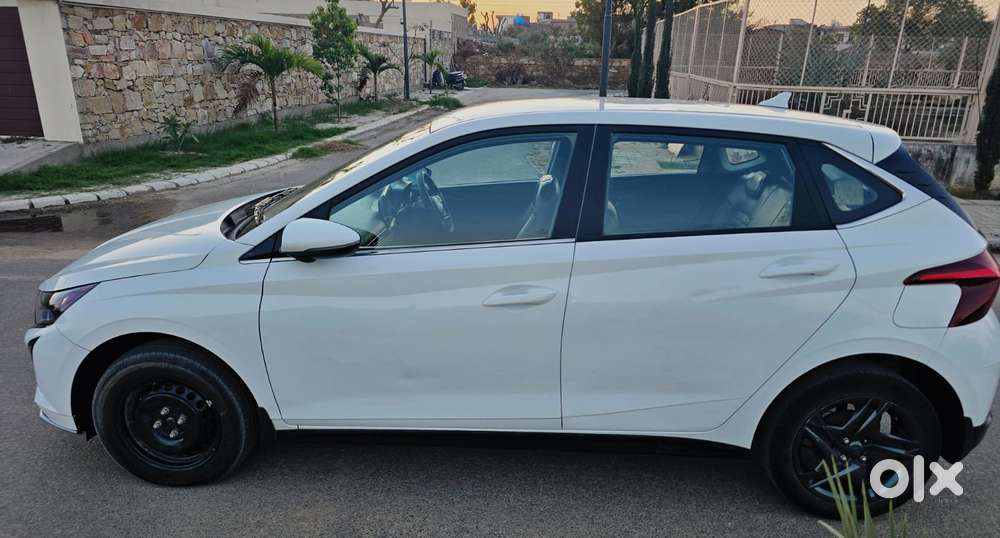 Hyundai I20 Sportz 1.2 Mt, 2023, Petrol