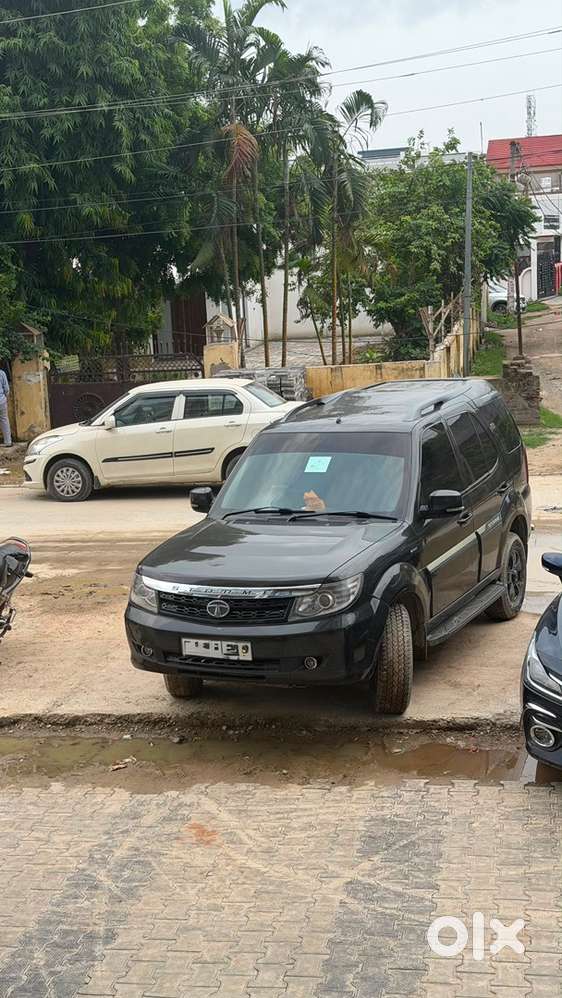 Tata Safari Storme 2016