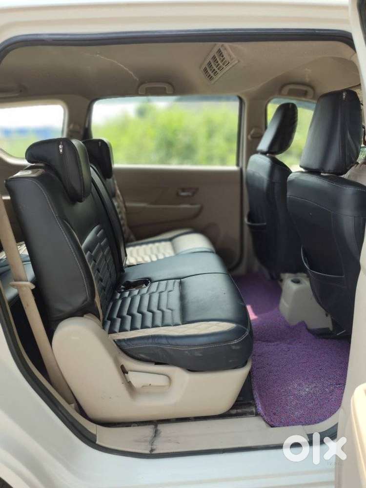 Maruti Suzuki Ertiga 1.5 Vxi, 2022, Petrol