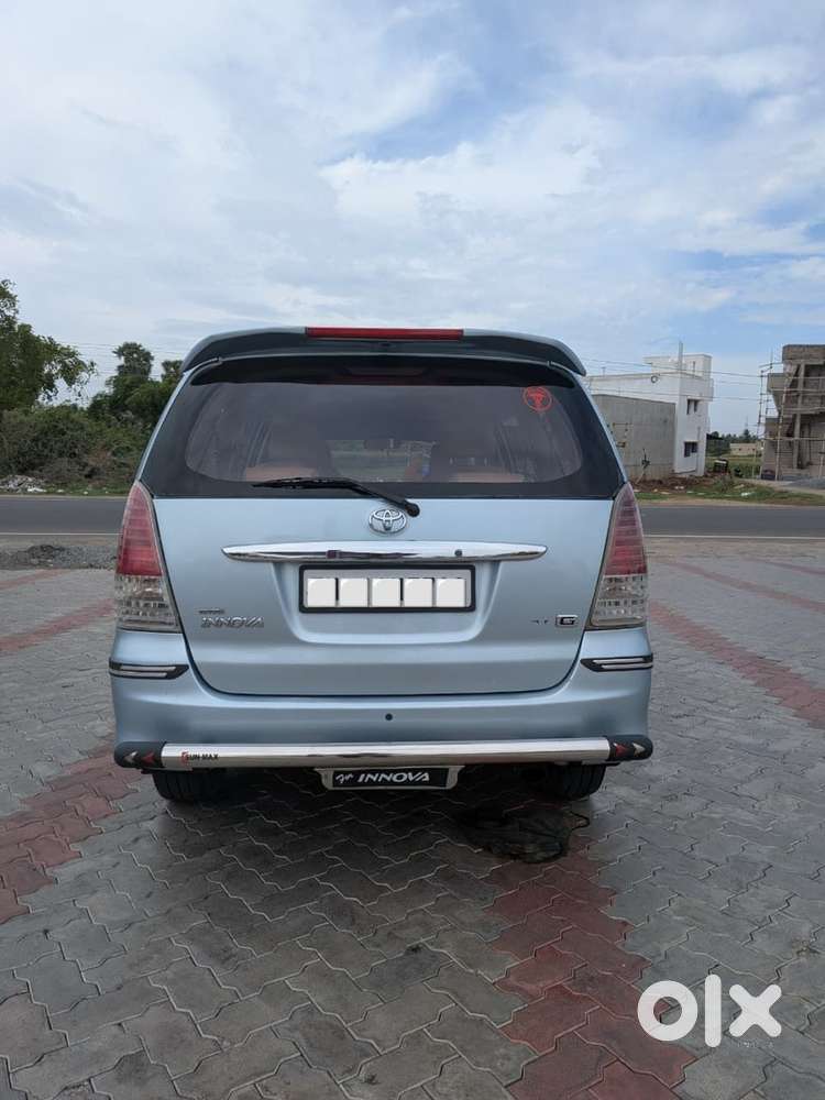 Toyota Innova 2011 Diesel 215000 Km Driven