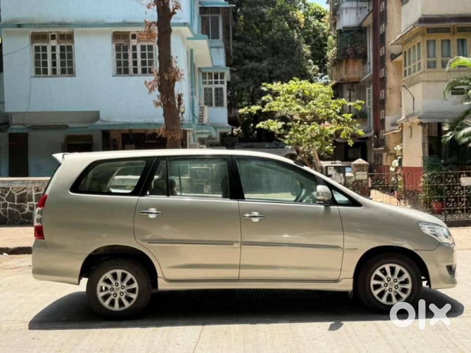Toyota Innova 2.5 V 8 Str, 2013, Diesel