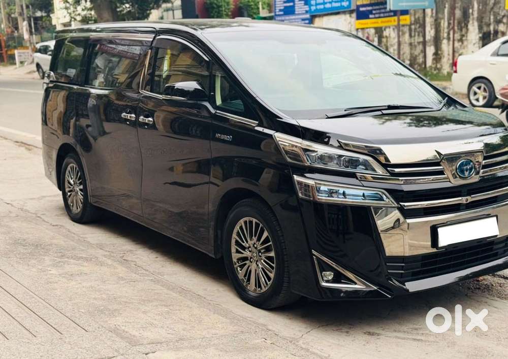 Toyota Vellfire 2.5 Executive Lounge, 2021, Petrol
