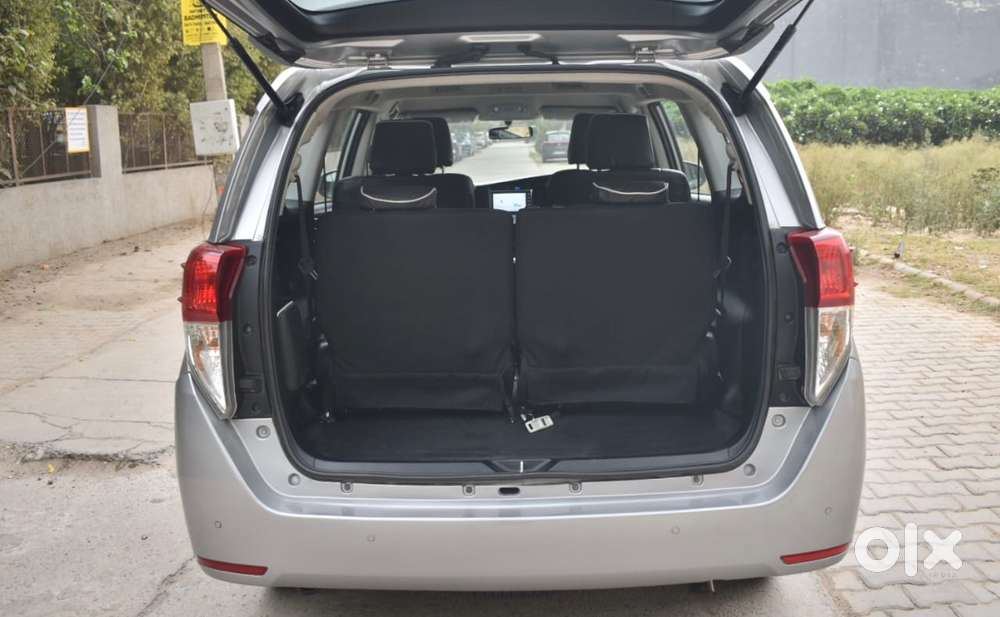 Toyota Innova Crysta 2.4 G Mt 7 Str, 2024, Diesel