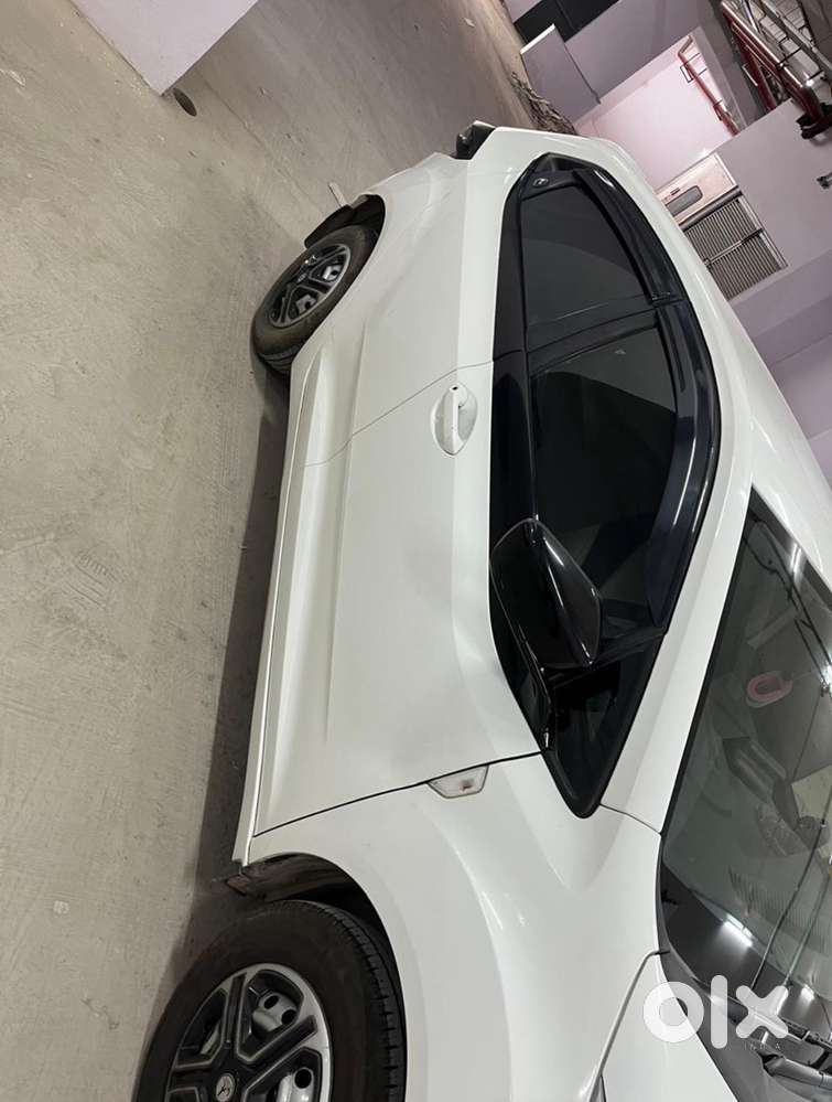 Tata Altroz 2024 Petrol Well Maintained