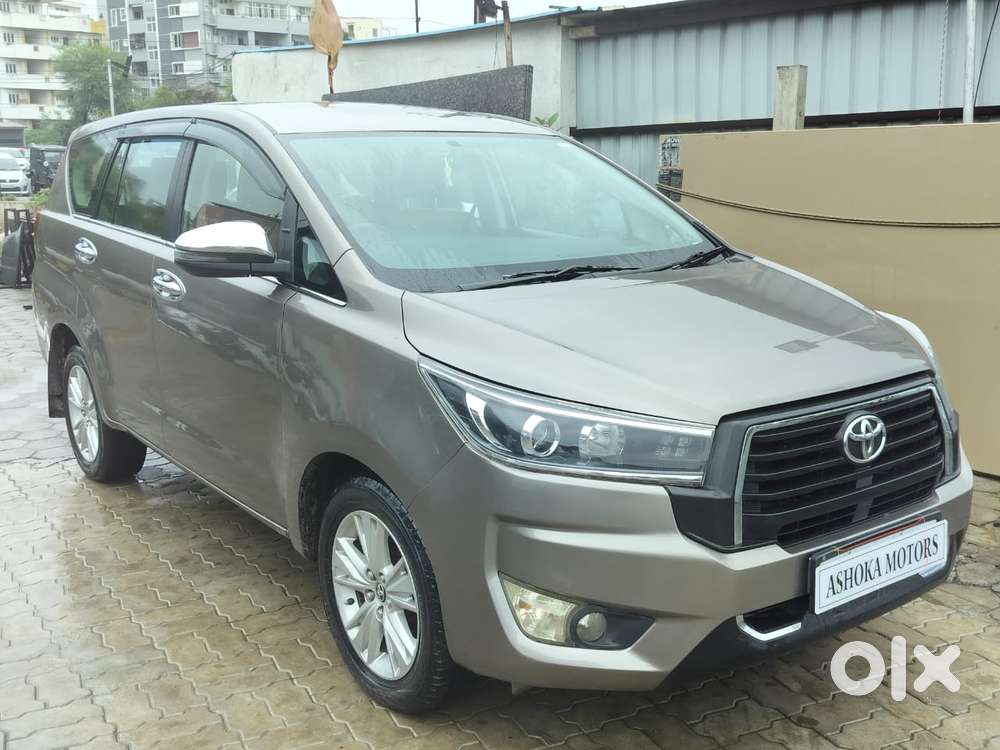 Toyota Innova Crysta 2.8z Automatic, 2016, Diesel
