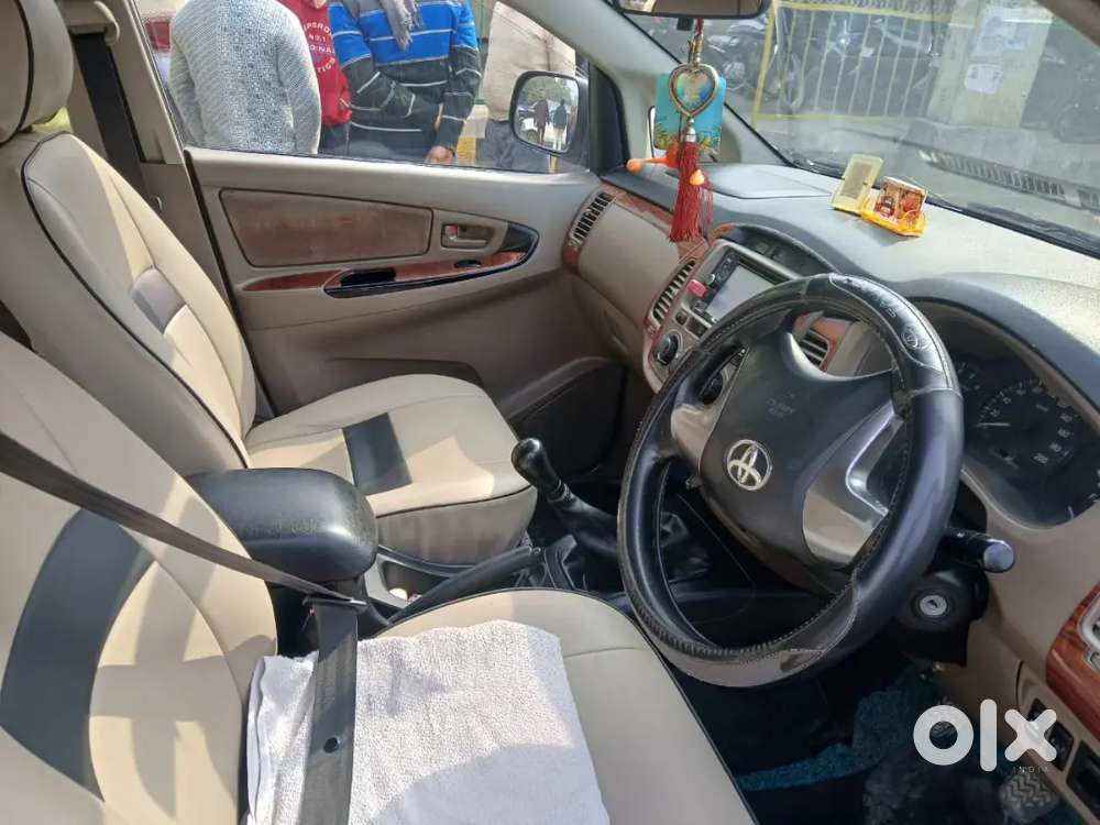 Toyota Innova 2015 Diesel 110000 Km Driven