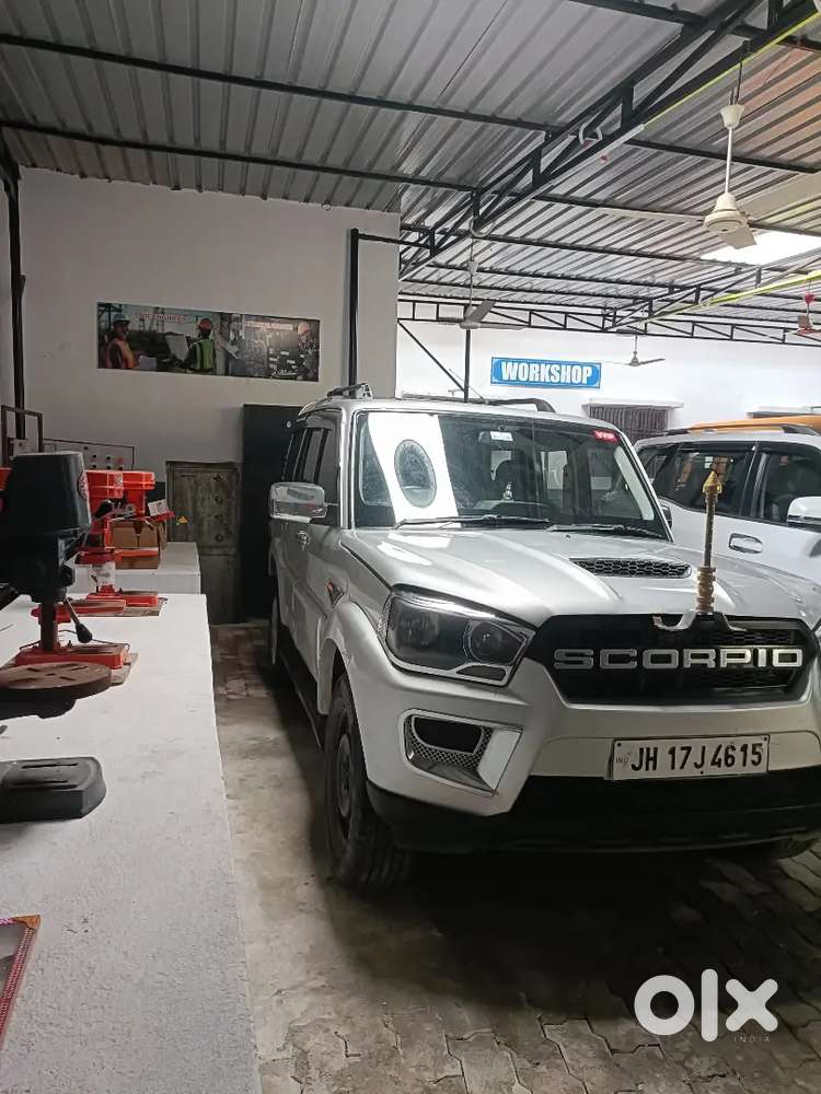 Mahindra Scorpio S6 Plus 2017