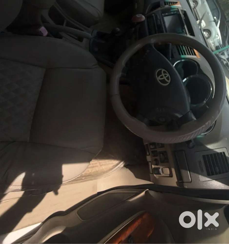 Toyota Fortuner 2011 4*4 Mt