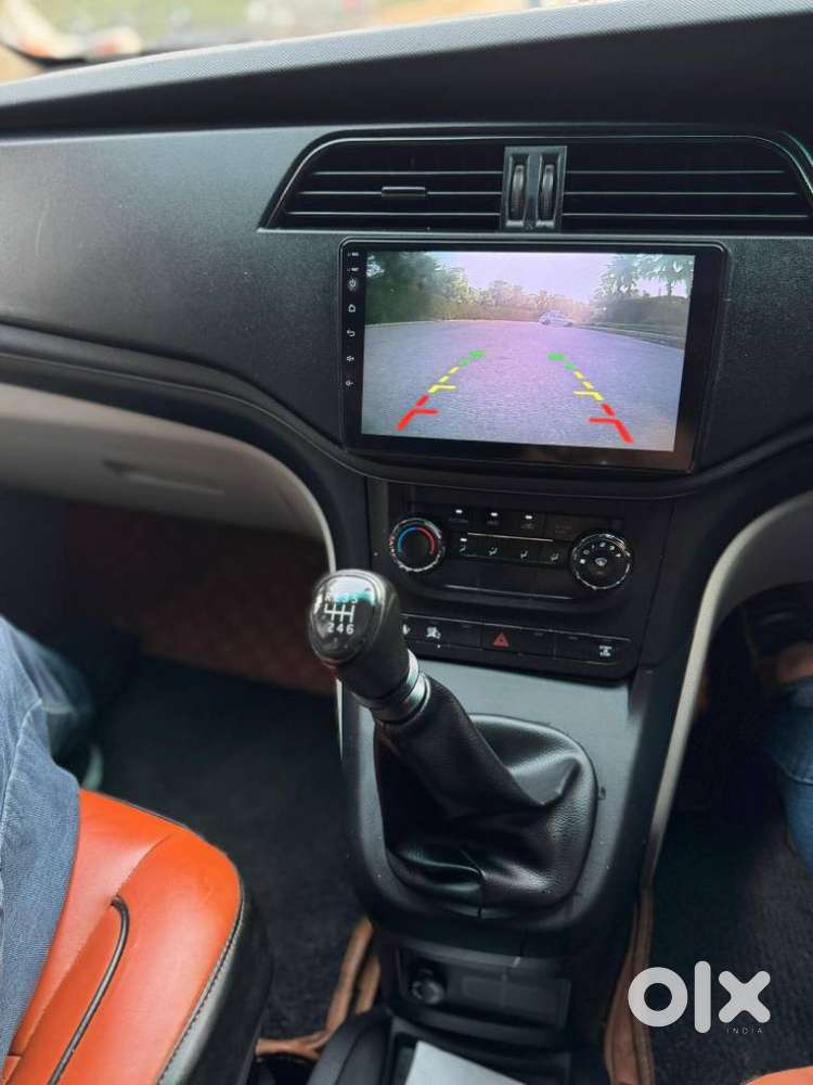 Mahindra Marazzo M6, 2021, Diesel