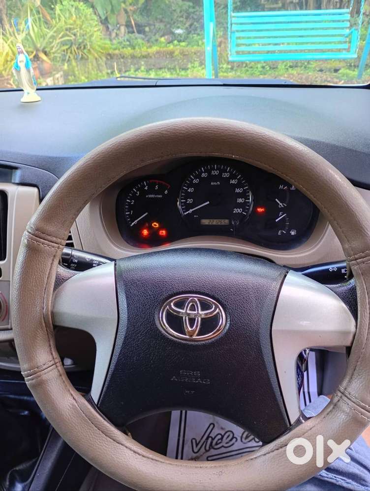 Near & Clean Toyota Innova 2.5 G4 2016
