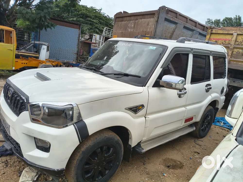 Mahindra Scorpio 2.5 S2 2015