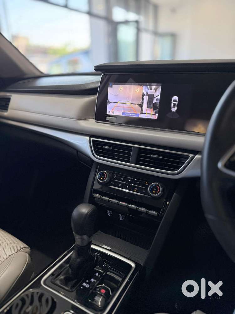 Mahindra Xuv700 2.2 Ax 7 Diesel At Luxury Pack Str Awd, 2022, Diesel