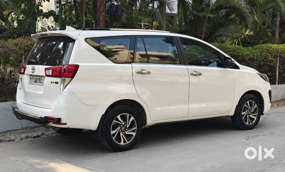 Toyota Innova Crysta 2.4 Gx Limited Edition At 7 Str, 2022, Diesel