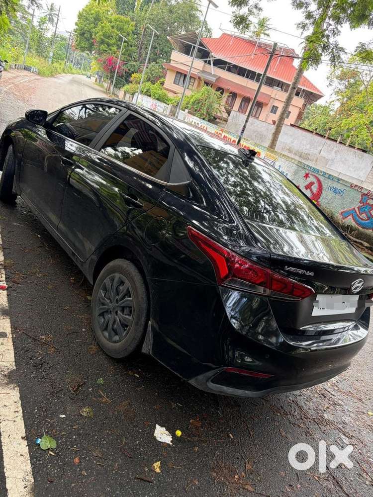 Hyundai Verna 2017 Petrol 140000 Km Driven Fully  Company Serviced