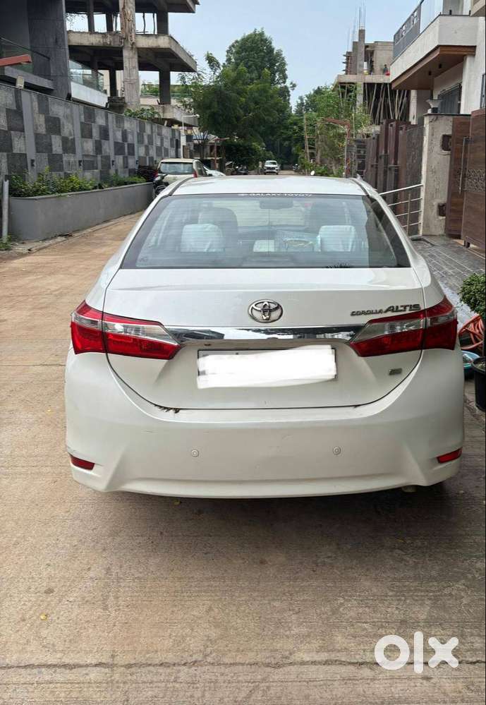 Toyota Corolla Altis (2015) &ndash; Excellent Condition And Well-maintained